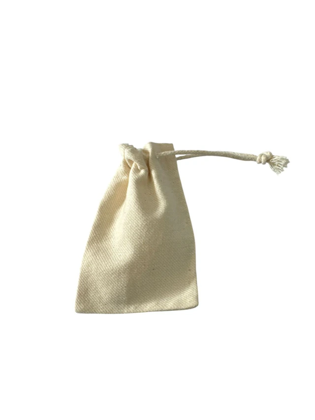 Saquinho de Algodão Cru com Cordão 8x12cm — Moulin
